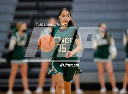 Thumbnail 2 in Lincoln Southwest vs Lincoln East photogallery.