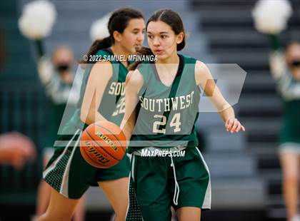 Thumbnail 2 in Lincoln Southwest vs Lincoln East photogallery.