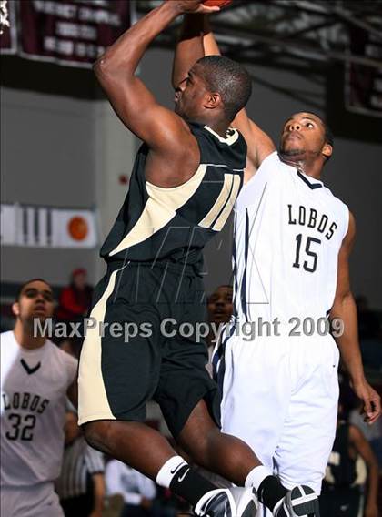 Thumbnail 2 in Little Elm vs Denison (Sherman Holiday Tournament) photogallery.