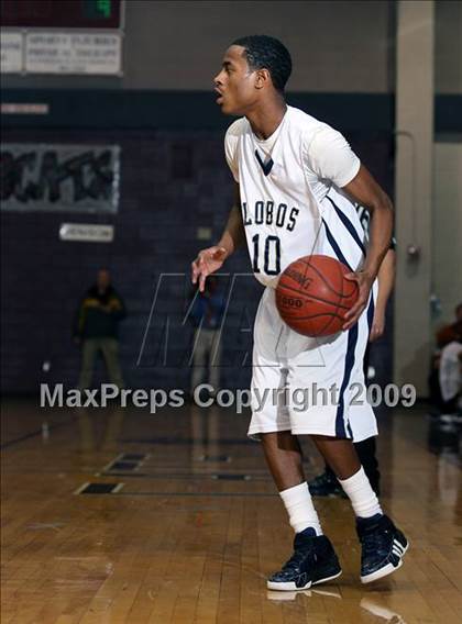 Thumbnail 1 in Little Elm vs Denison (Sherman Holiday Tournament) photogallery.