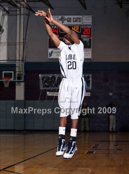 Thumbnail 2 in Little Elm vs Denison (Sherman Holiday Tournament) photogallery.