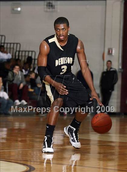 Thumbnail 3 in Little Elm vs Denison (Sherman Holiday Tournament) photogallery.