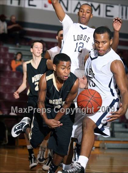 Thumbnail 1 in Little Elm vs Denison (Sherman Holiday Tournament) photogallery.