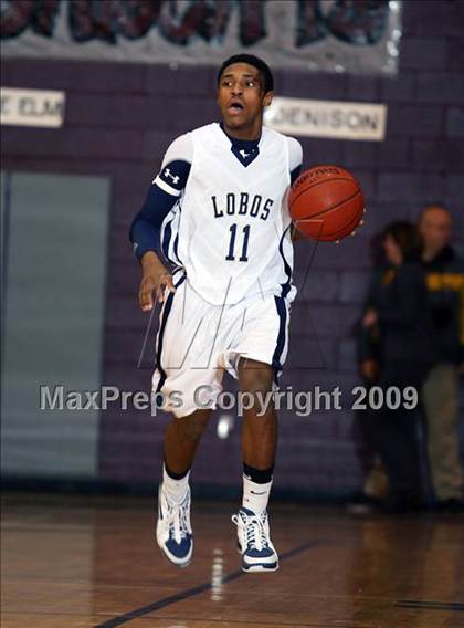 Thumbnail 3 in Little Elm vs Denison (Sherman Holiday Tournament) photogallery.