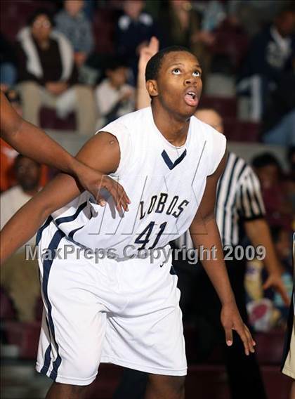 Thumbnail 2 in Little Elm vs Denison (Sherman Holiday Tournament) photogallery.