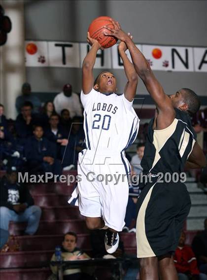 Thumbnail 3 in Little Elm vs Denison (Sherman Holiday Tournament) photogallery.