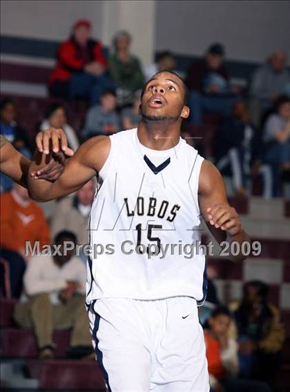 Thumbnail 2 in Little Elm vs Denison (Sherman Holiday Tournament) photogallery.