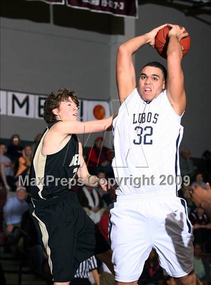 Thumbnail 3 in Little Elm vs Denison (Sherman Holiday Tournament) photogallery.