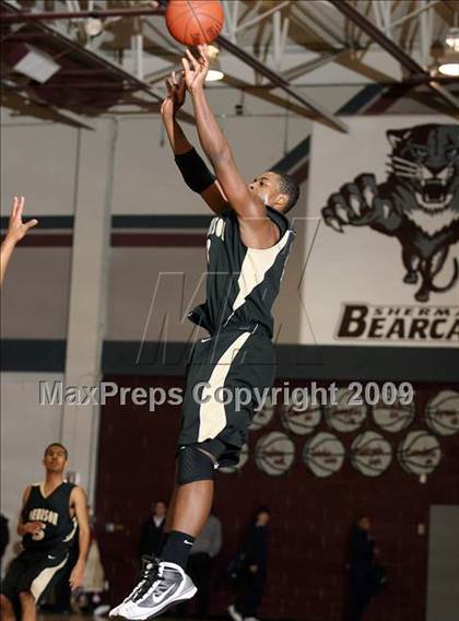 Thumbnail 2 in Little Elm vs Denison (Sherman Holiday Tournament) photogallery.