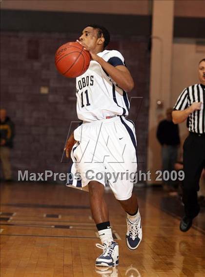Thumbnail 1 in Little Elm vs Denison (Sherman Holiday Tournament) photogallery.