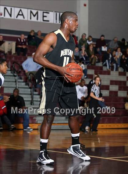 Thumbnail 3 in Little Elm vs Denison (Sherman Holiday Tournament) photogallery.