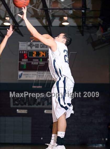 Thumbnail 2 in Little Elm vs Denison (Sherman Holiday Tournament) photogallery.