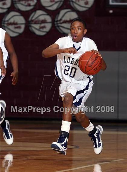 Thumbnail 1 in Little Elm vs Denison (Sherman Holiday Tournament) photogallery.