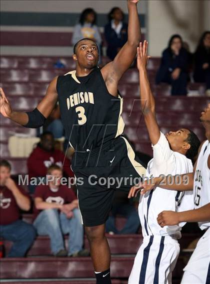 Thumbnail 2 in Little Elm vs Denison (Sherman Holiday Tournament) photogallery.