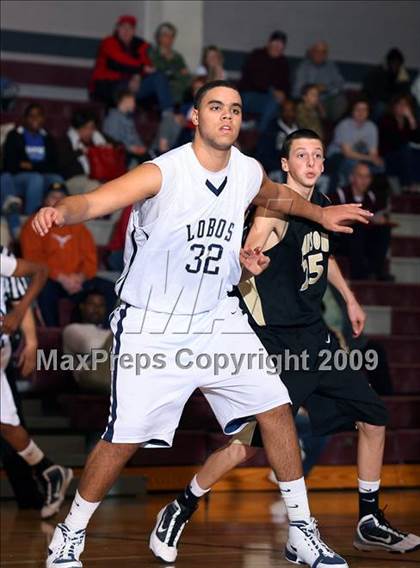 Thumbnail 2 in Little Elm vs Denison (Sherman Holiday Tournament) photogallery.