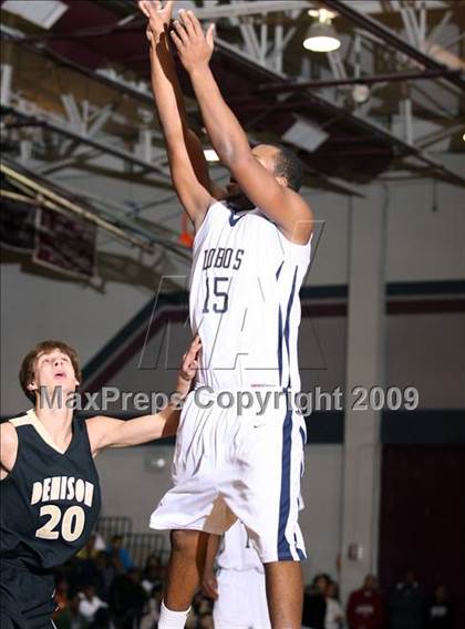Thumbnail 2 in Little Elm vs Denison (Sherman Holiday Tournament) photogallery.