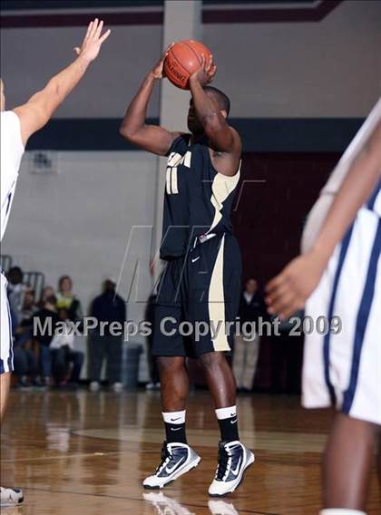 Thumbnail 1 in Little Elm vs Denison (Sherman Holiday Tournament) photogallery.