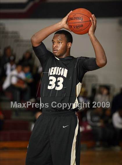 Thumbnail 1 in Little Elm vs Denison (Sherman Holiday Tournament) photogallery.