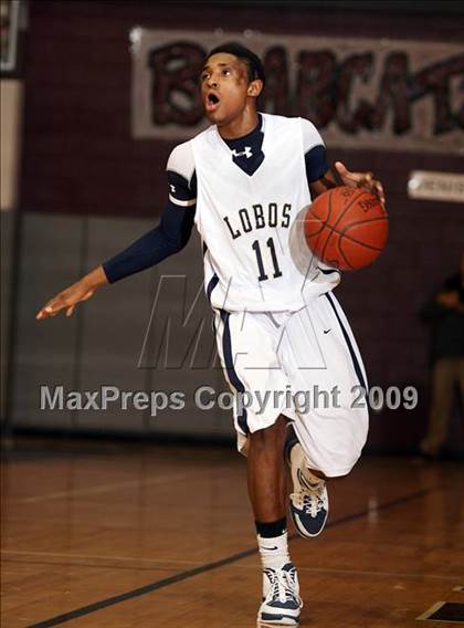 Thumbnail 1 in Little Elm vs Denison (Sherman Holiday Tournament) photogallery.