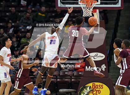 Thumbnail 1 in Belleville West vs Rainier Beach (Bass Pro Shop Tournament of Champions) photogallery.