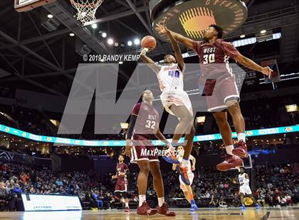Thumbnail 3 in Belleville West vs Rainier Beach (Bass Pro Shop Tournament of Champions) photogallery.
