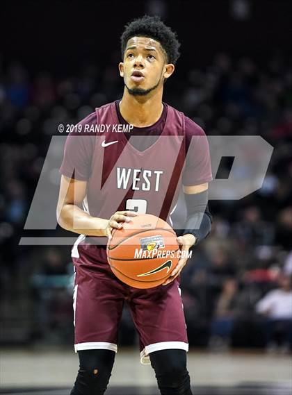 Thumbnail 3 in Belleville West vs Rainier Beach (Bass Pro Shop Tournament of Champions) photogallery.