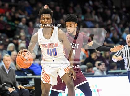 Thumbnail 3 in Belleville West vs Rainier Beach (Bass Pro Shop Tournament of Champions) photogallery.
