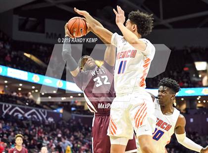 Thumbnail 1 in Belleville West vs Rainier Beach (Bass Pro Shop Tournament of Champions) photogallery.