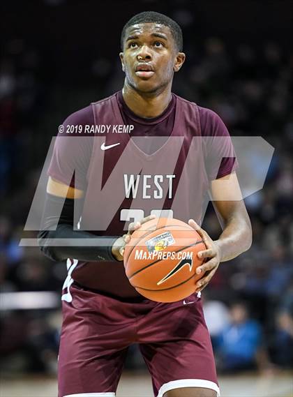 Thumbnail 2 in Belleville West vs Rainier Beach (Bass Pro Shop Tournament of Champions) photogallery.