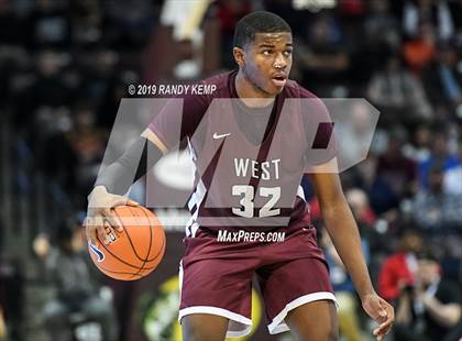 Thumbnail 2 in Belleville West vs Rainier Beach (Bass Pro Shop Tournament of Champions) photogallery.