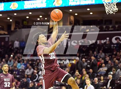 Thumbnail 1 in Belleville West vs Rainier Beach (Bass Pro Shop Tournament of Champions) photogallery.
