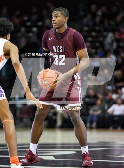 Thumbnail 1 in Belleville West vs Rainier Beach (Bass Pro Shop Tournament of Champions) photogallery.