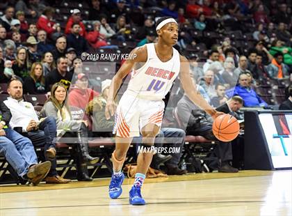 Thumbnail 3 in Belleville West vs Rainier Beach (Bass Pro Shop Tournament of Champions) photogallery.