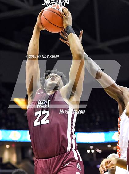 Thumbnail 3 in Belleville West vs Rainier Beach (Bass Pro Shop Tournament of Champions) photogallery.