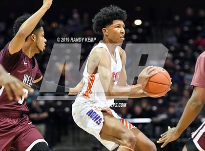 Thumbnail 2 in Belleville West vs Rainier Beach (Bass Pro Shop Tournament of Champions) photogallery.