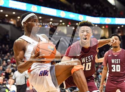 Thumbnail 2 in Belleville West vs Rainier Beach (Bass Pro Shop Tournament of Champions) photogallery.