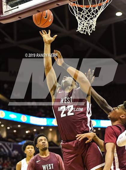 Thumbnail 3 in Belleville West vs Rainier Beach (Bass Pro Shop Tournament of Champions) photogallery.