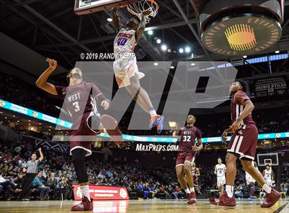 Thumbnail 3 in Belleville West vs Rainier Beach (Bass Pro Shop Tournament of Champions) photogallery.