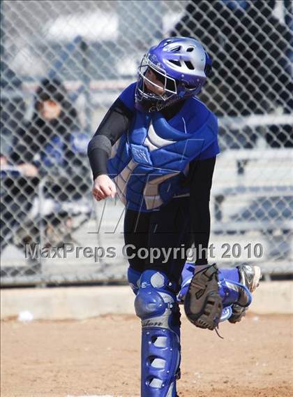 Thumbnail 3 in Nolan Catholic vs. Summit photogallery.