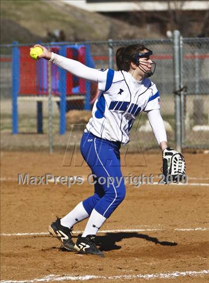 Thumbnail 2 in Nolan Catholic vs. Summit photogallery.