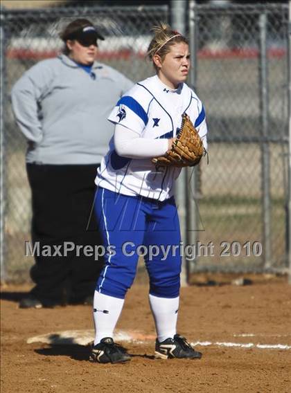 Thumbnail 1 in Nolan Catholic vs. Summit photogallery.