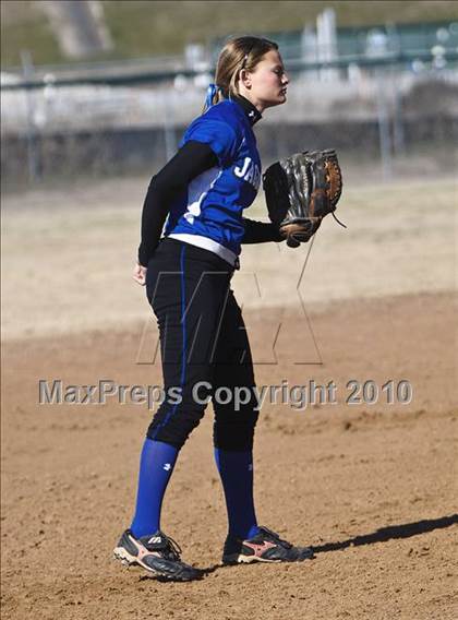 Thumbnail 1 in Nolan Catholic vs. Summit photogallery.