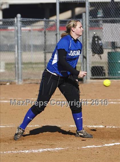 Thumbnail 2 in Nolan Catholic vs. Summit photogallery.