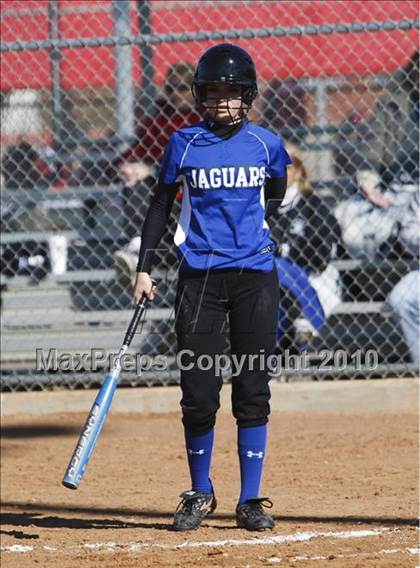 Thumbnail 2 in Nolan Catholic vs. Summit photogallery.