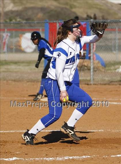 Thumbnail 1 in Nolan Catholic vs. Summit photogallery.