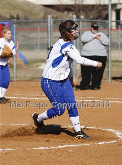 Thumbnail 3 in Nolan Catholic vs. Summit photogallery.