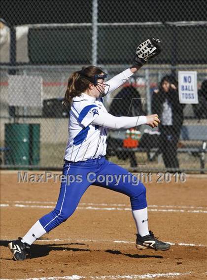 Thumbnail 2 in Nolan Catholic vs. Summit photogallery.