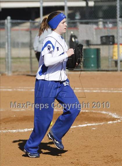 Thumbnail 1 in Nolan Catholic vs. Summit photogallery.