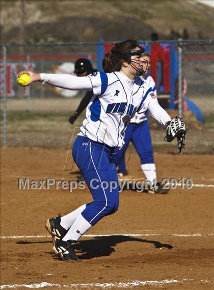 Thumbnail 3 in Nolan Catholic vs. Summit photogallery.