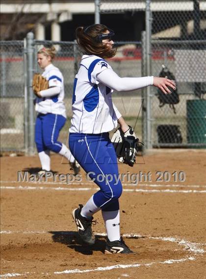 Thumbnail 1 in Nolan Catholic vs. Summit photogallery.